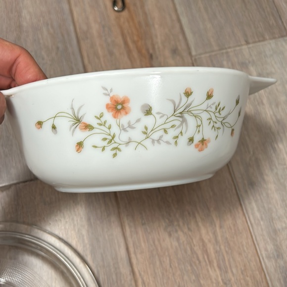 Vintage Pyrex Casserole Dish, Blue Iris Pattern with Pyrex Lid - Picture 5 of 11